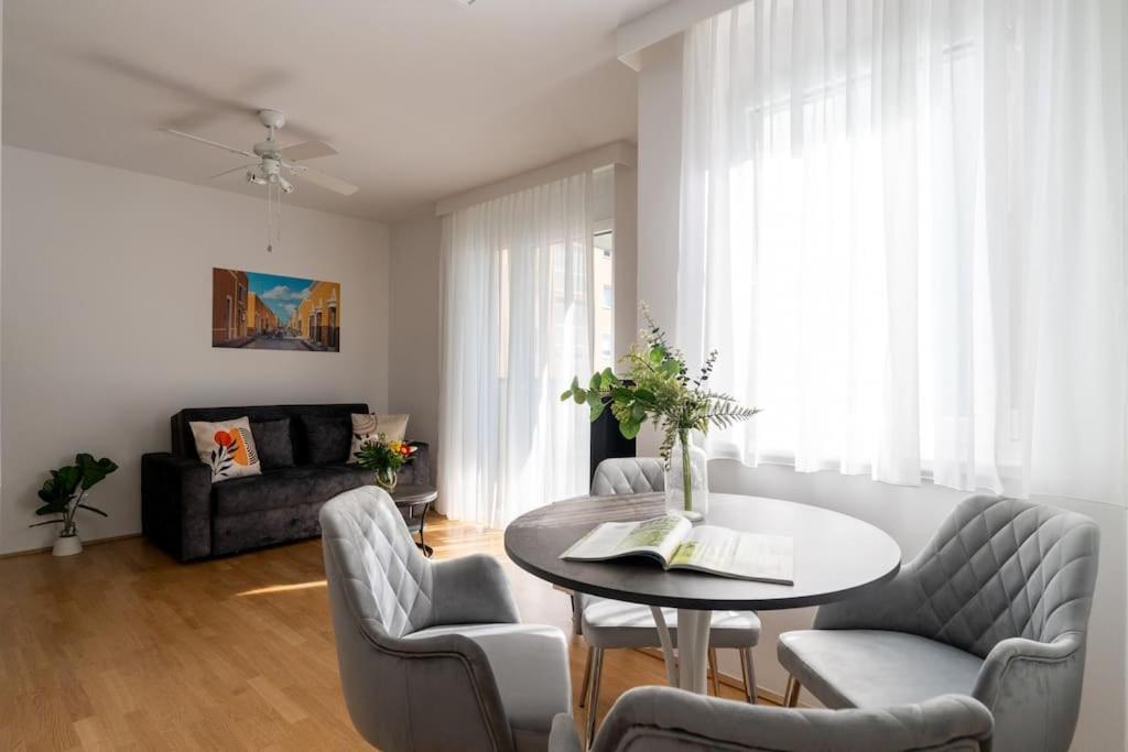 Sunny 1Br Home With Balcony By Hm فيينا المظهر الخارجي الصورة